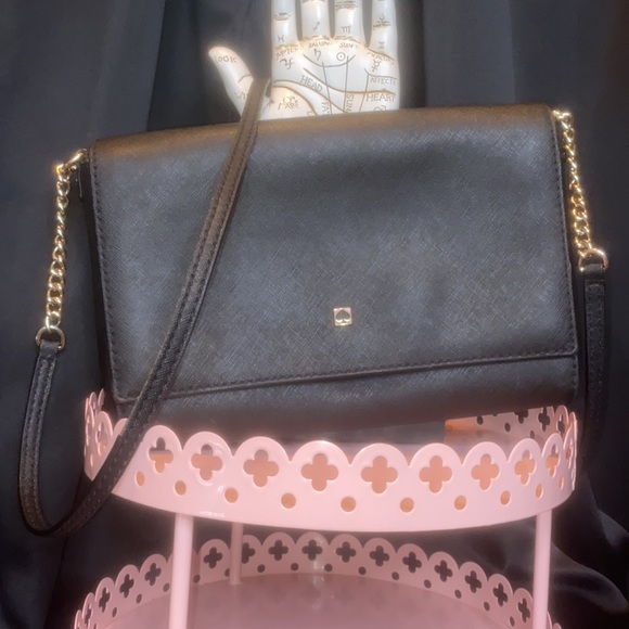 kate spade Handbags - Kate Spade New York Clutch Crossbody! Measurements are in photos🥰